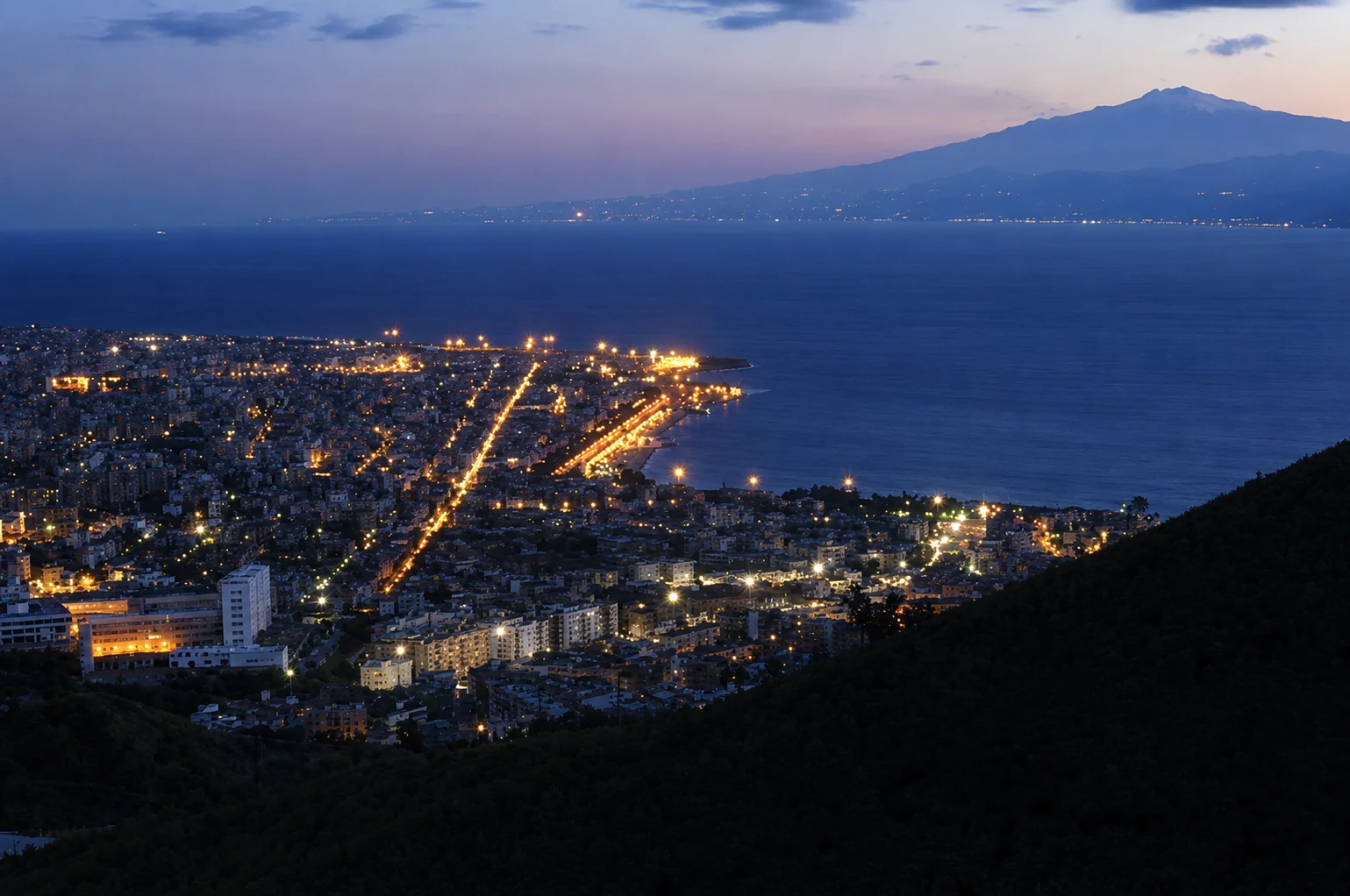Lo Stretto di Messina visto da Reggio Calabria